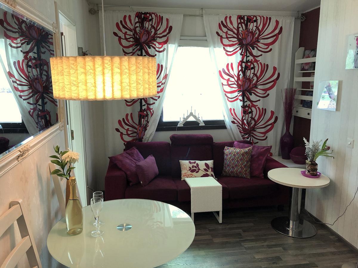 Raita House Aparthotel Савонлина Екстериор снимка